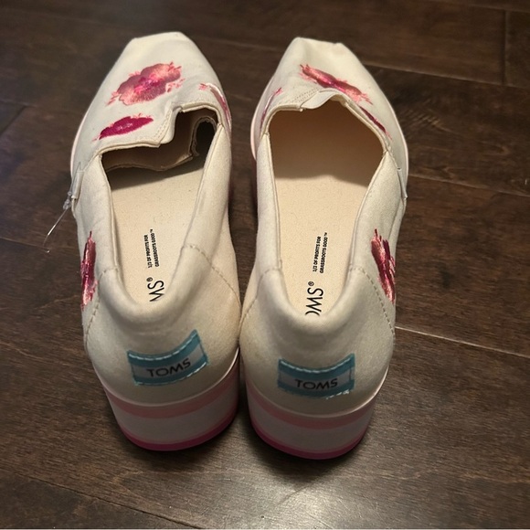 Toms size 8 Alpargata wedge heel pink poppie shoes. Excellent condition. - Picture 6 of 7